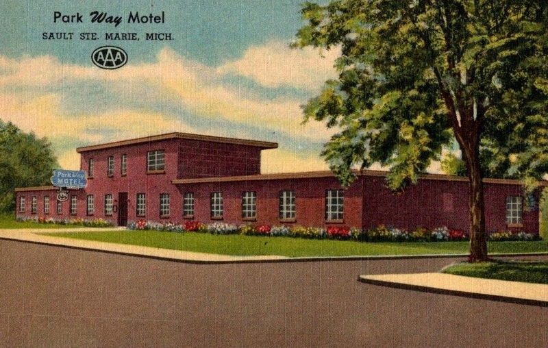 Parkway Motel (Park Way Motel) - Vintage Postcard